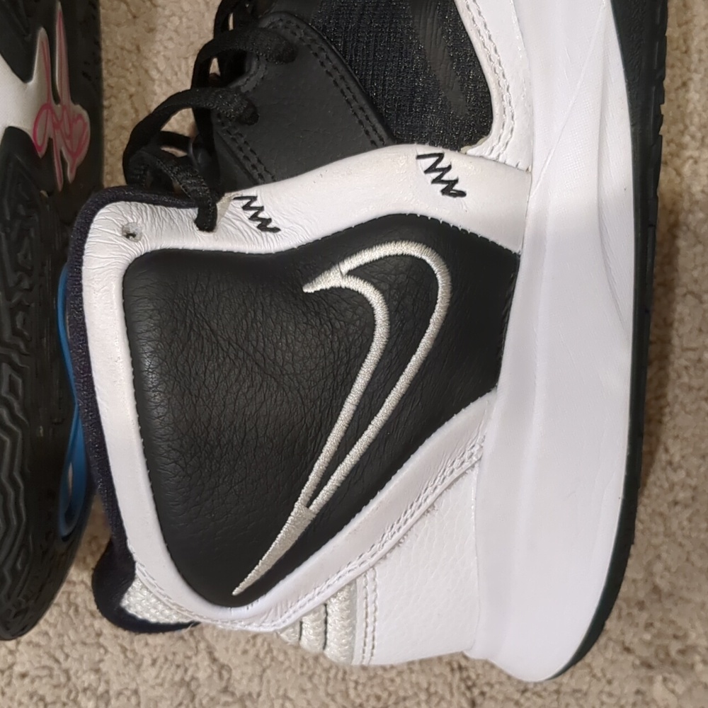 Nike Kyrie Infinity South Beach basketball mid - Picture 10 of 14